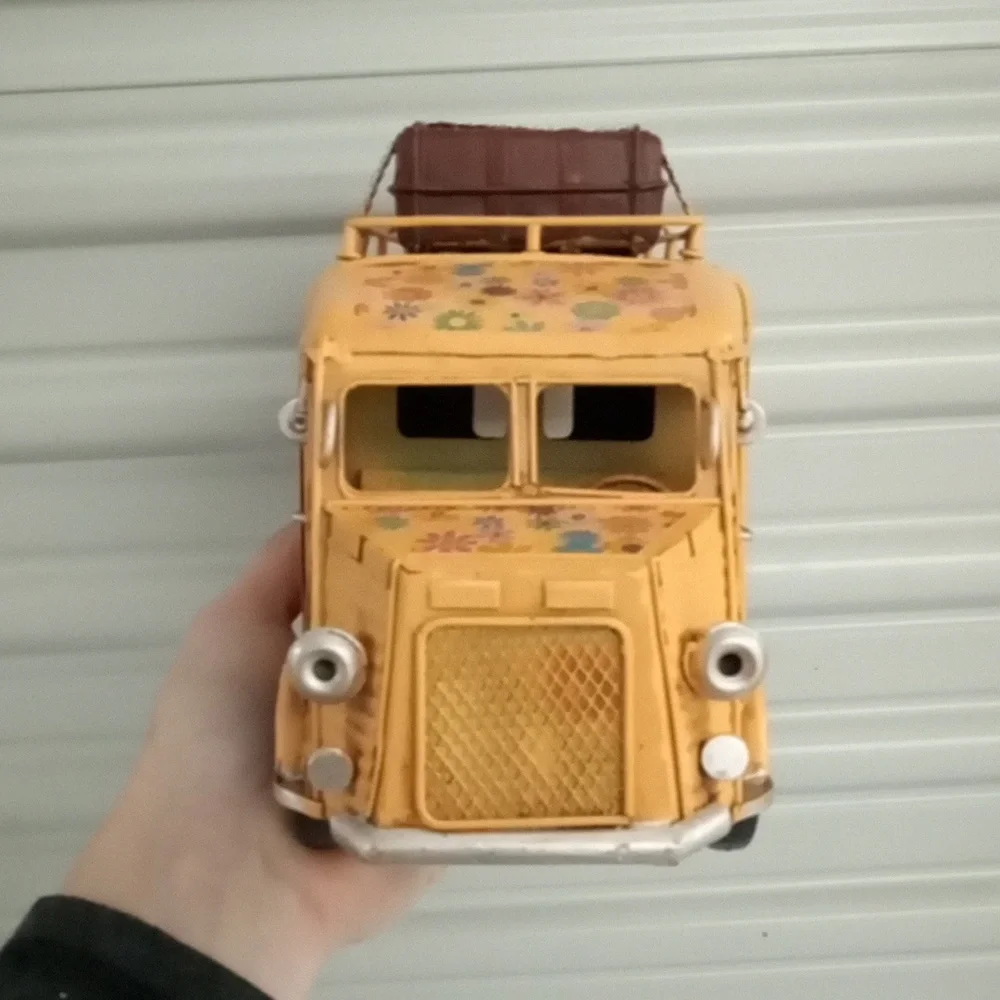 Decorative Volkswagen bus spring - Picture 2 of 6